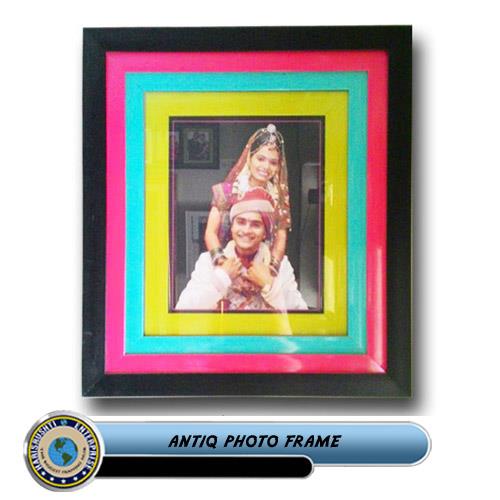 ANTIQ PHOTO FRAME